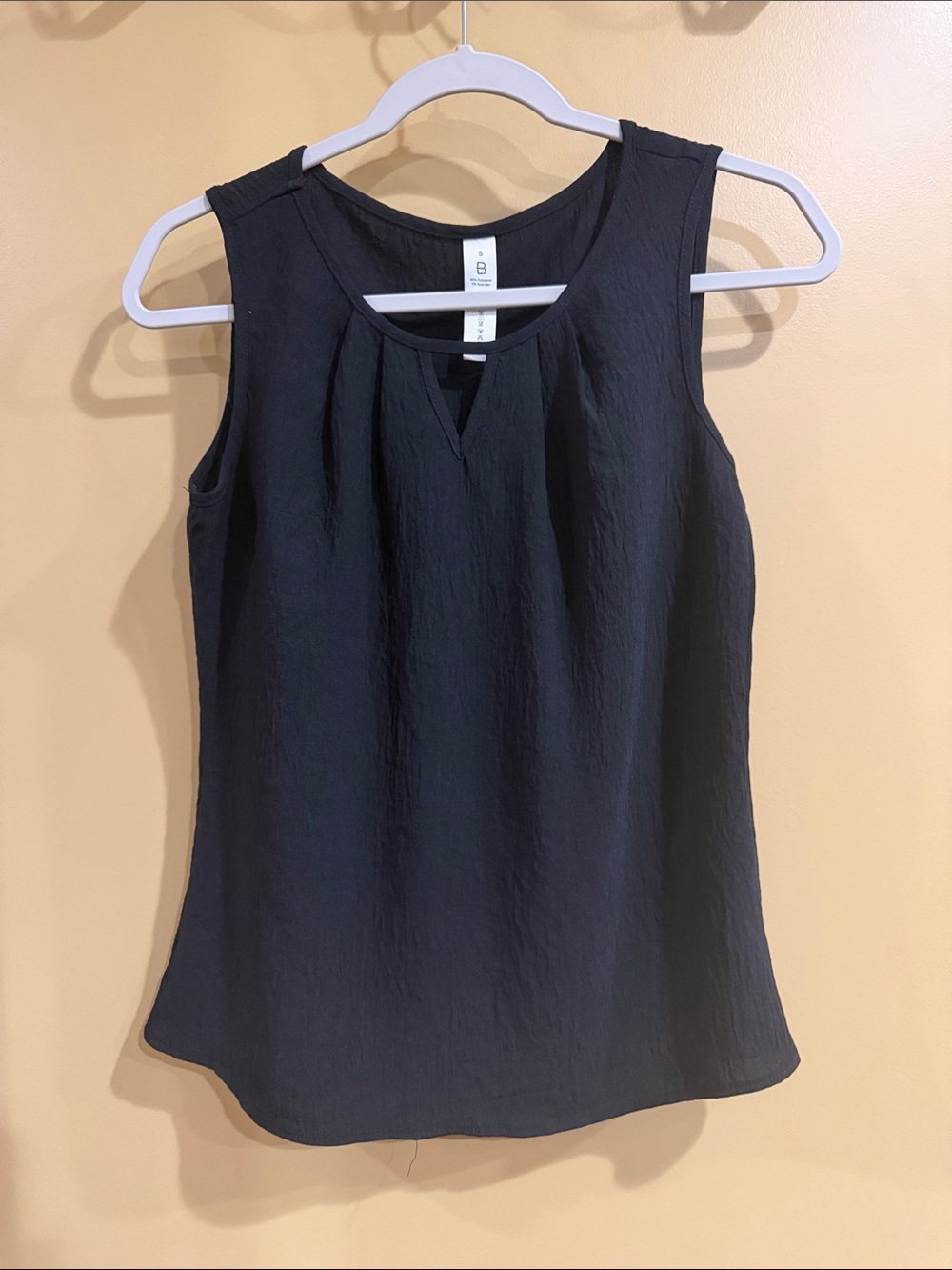 Black Sleeveless Tank Top With Keyhole